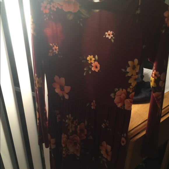 Forever 21 floral long sleeve dress - Picture 3 of 3